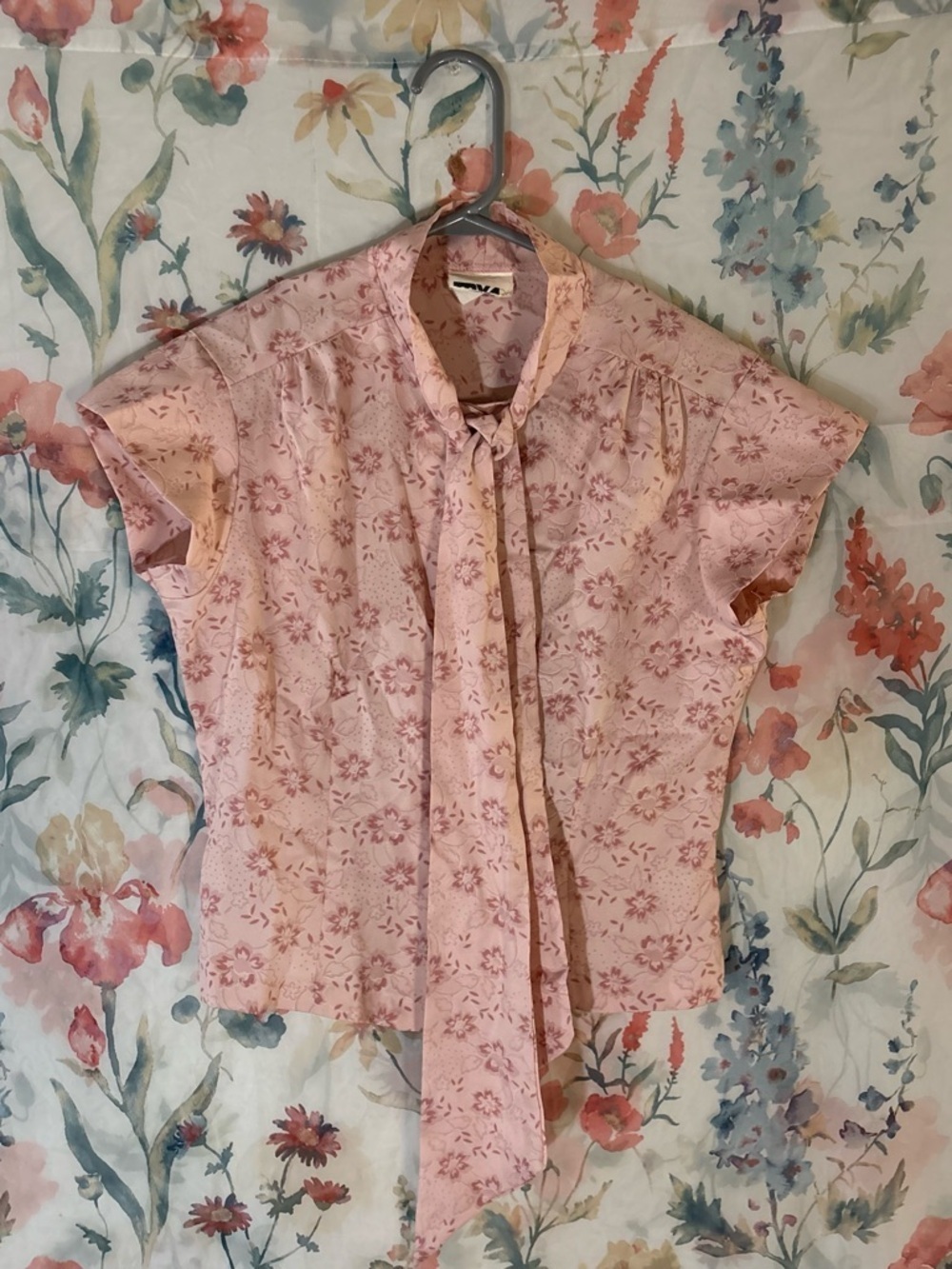 Vintage Women's Pink Floral Tie-Neck Blouse